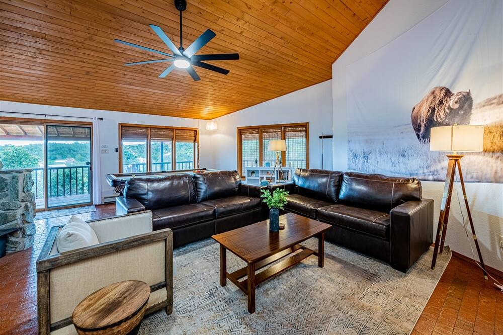 Photo of Livingroom in Cedar Crest