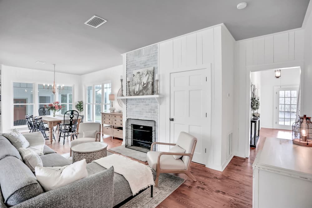 Photo of Livingroom in Nassau County