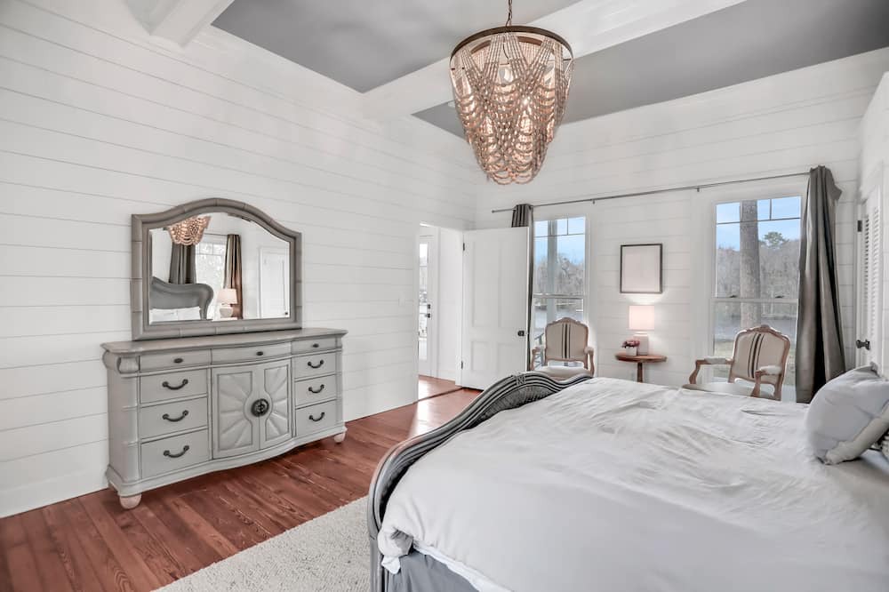 Photo of Bedroom in Nassau County