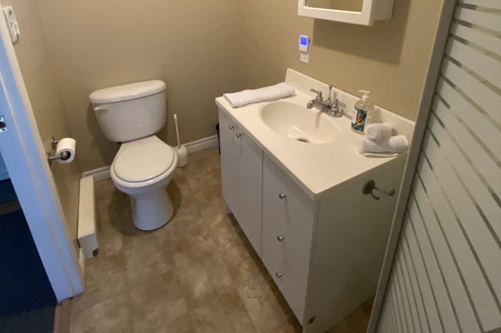 Photo of Bathroom in Low