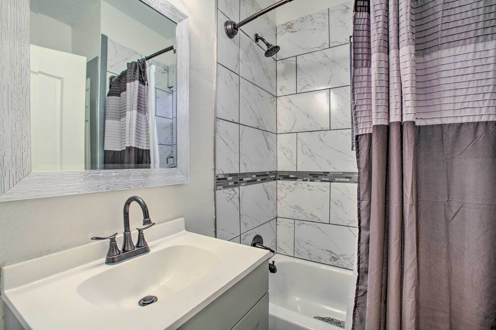 Photo of Bathroom in Freret