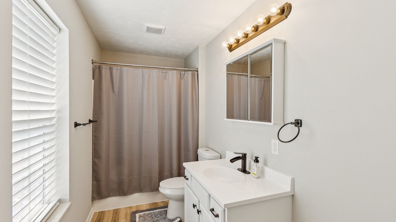 Photo of Bathroom in Oglesby