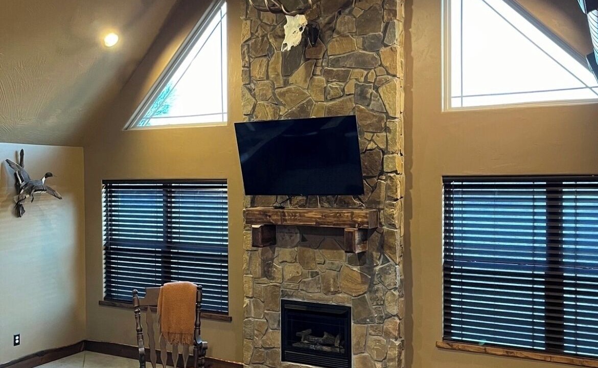 Photo of Livingroom in Crestline