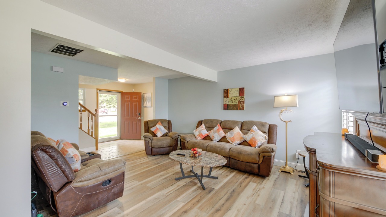 Photo of Livingroom in Avon