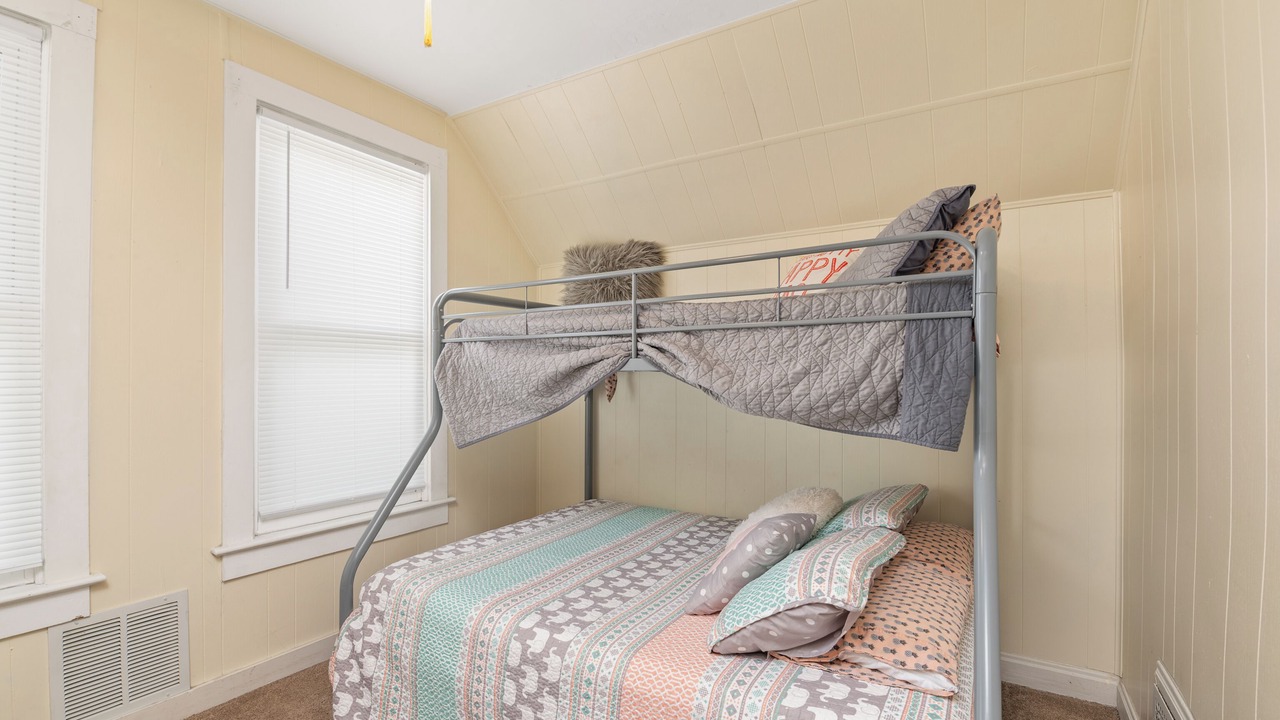 Photo of Bedroom in Davenport