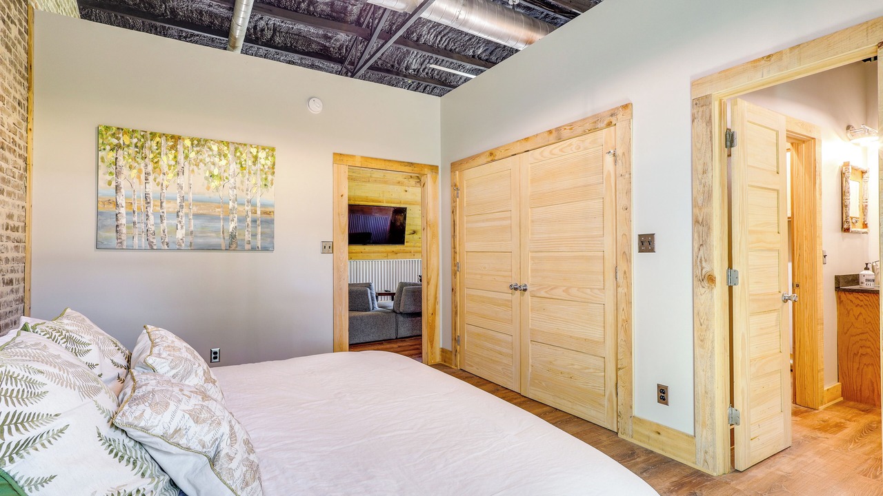 Photo of Bedroom in Foley