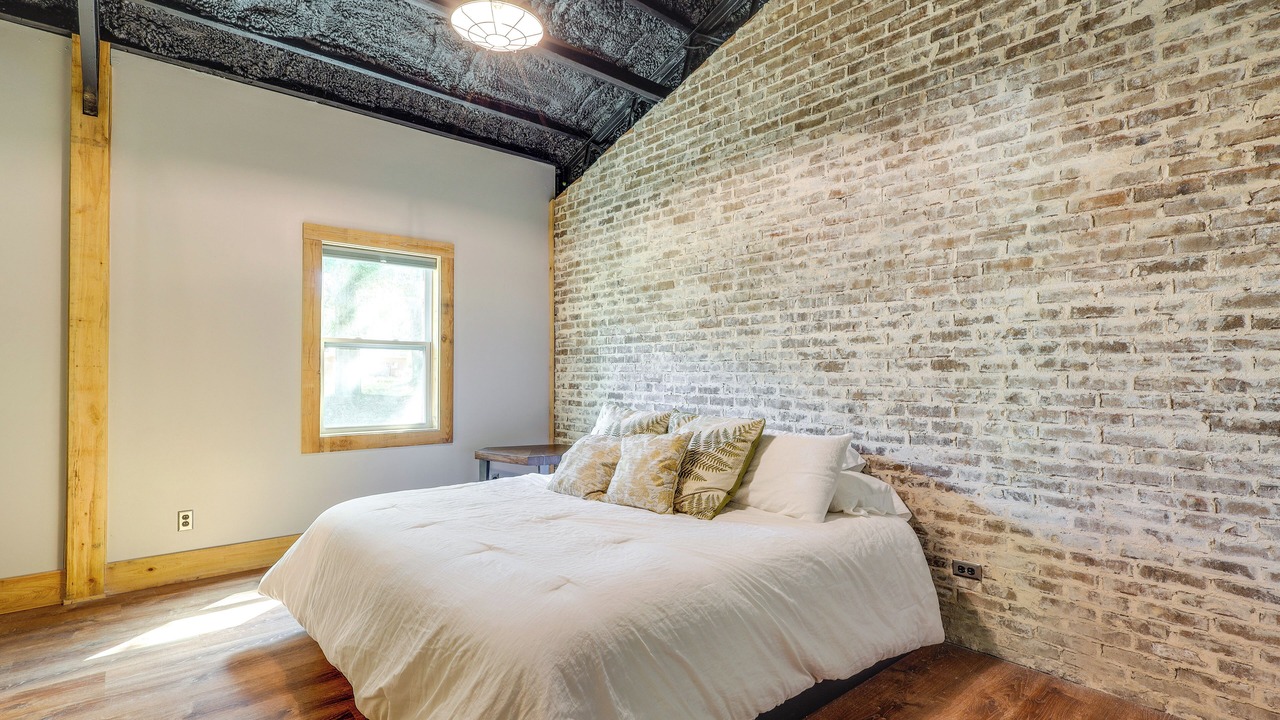 Photo of Bedroom in Foley