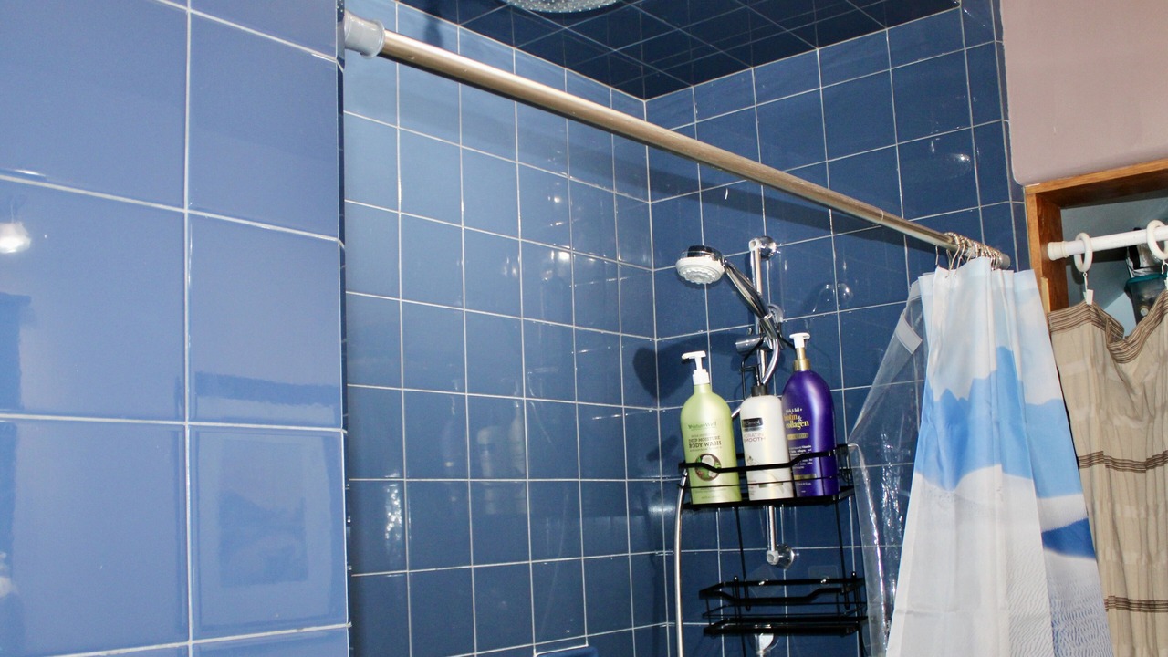 Photo of Bathroom in Canoncito