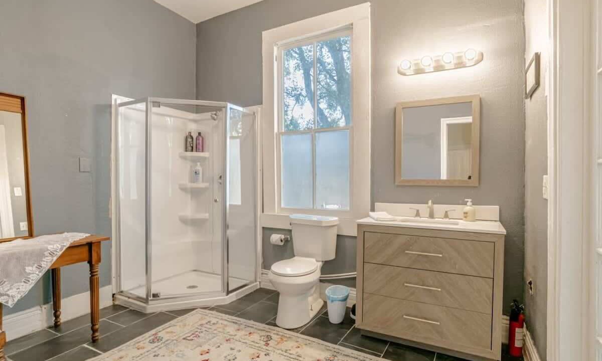 Photo of Bathroom in Mobile