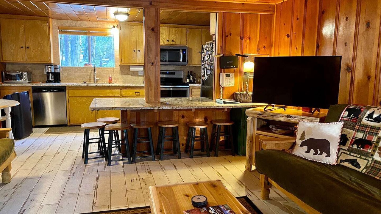Photo of Livingroom in Bass Lake