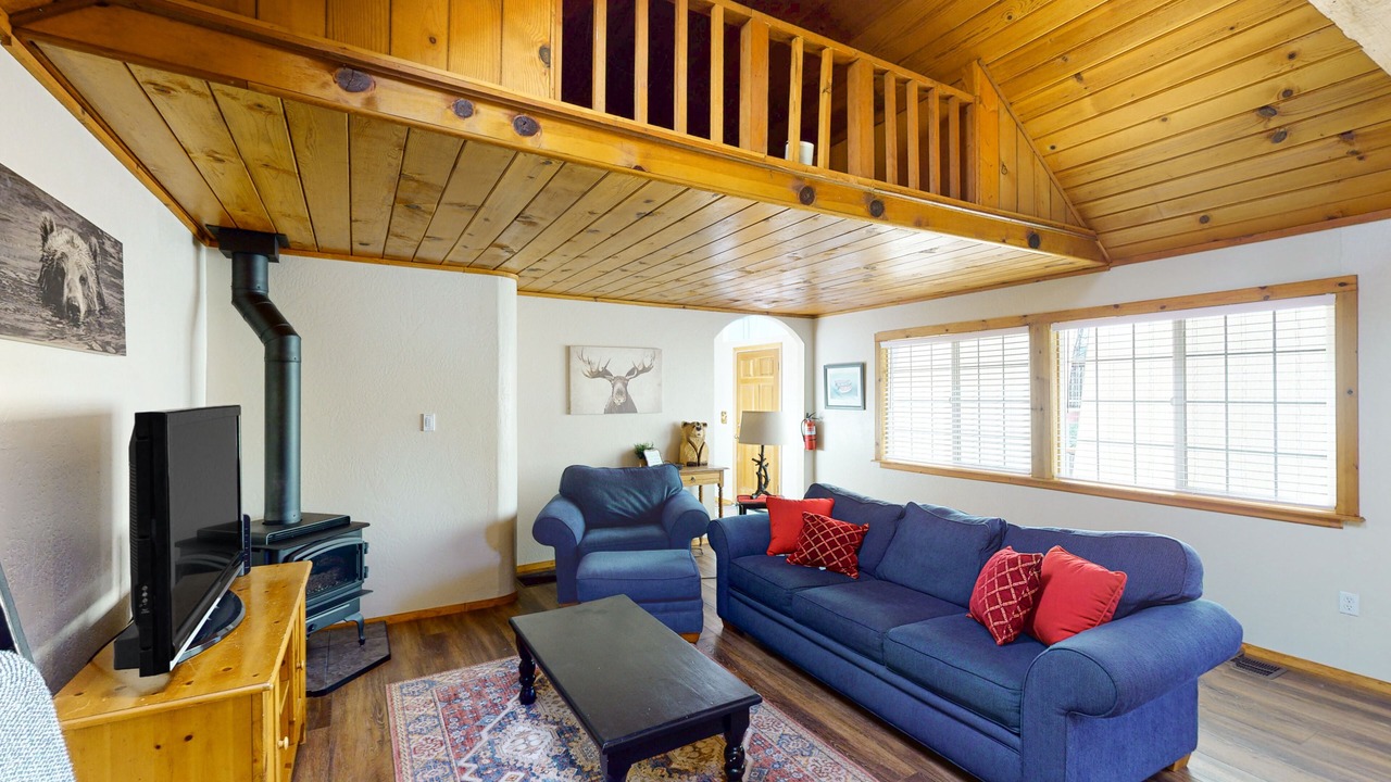 Photo of Livingroom in Bass Lake