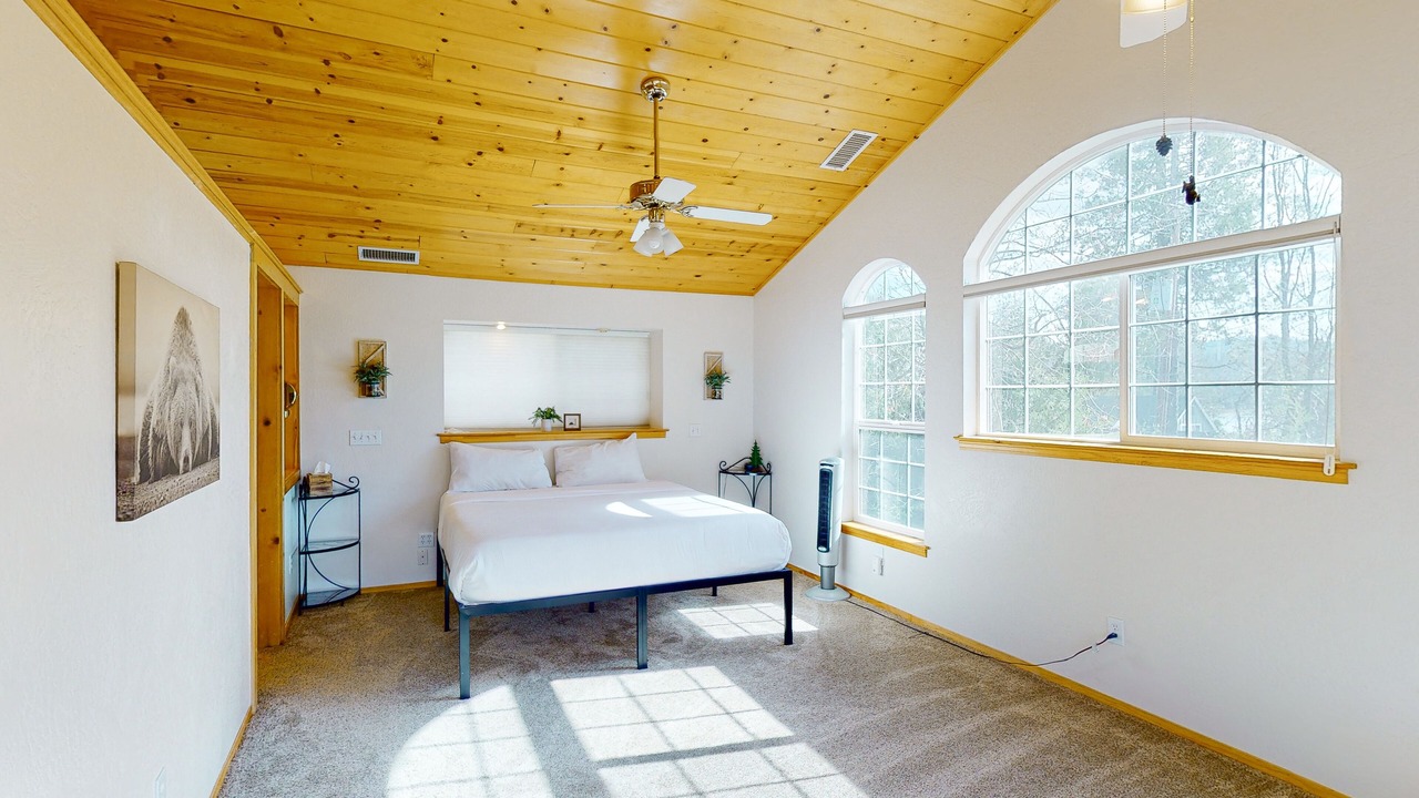 Photo of Bedroom in Bass Lake