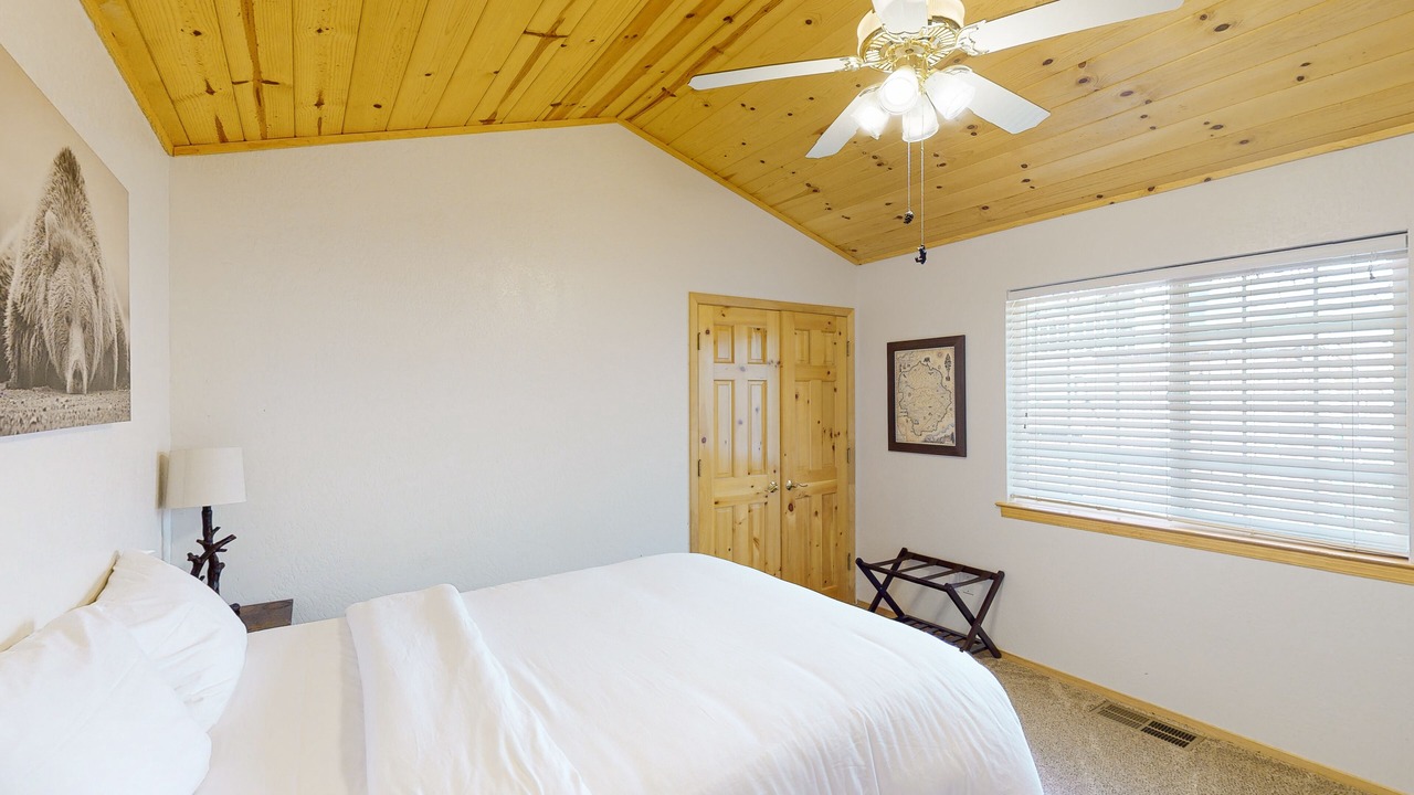 Photo of Bedroom in Bass Lake