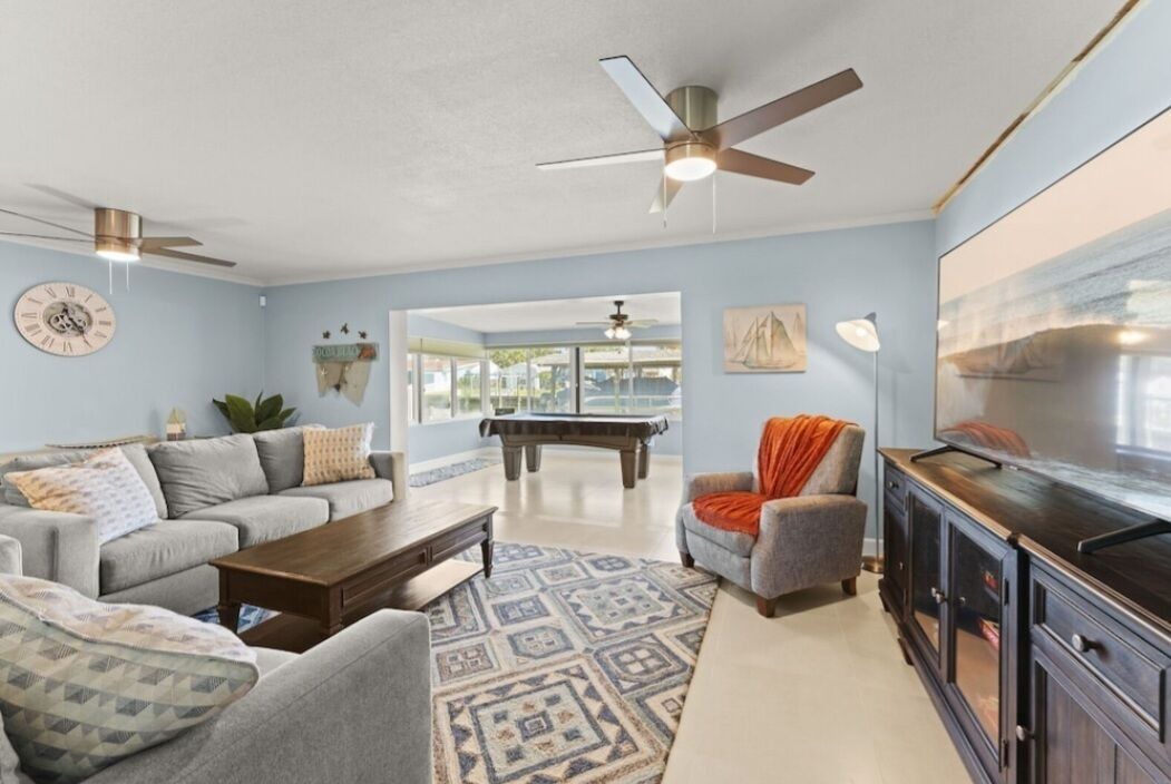 Photo of Livingroom in Convair Cove