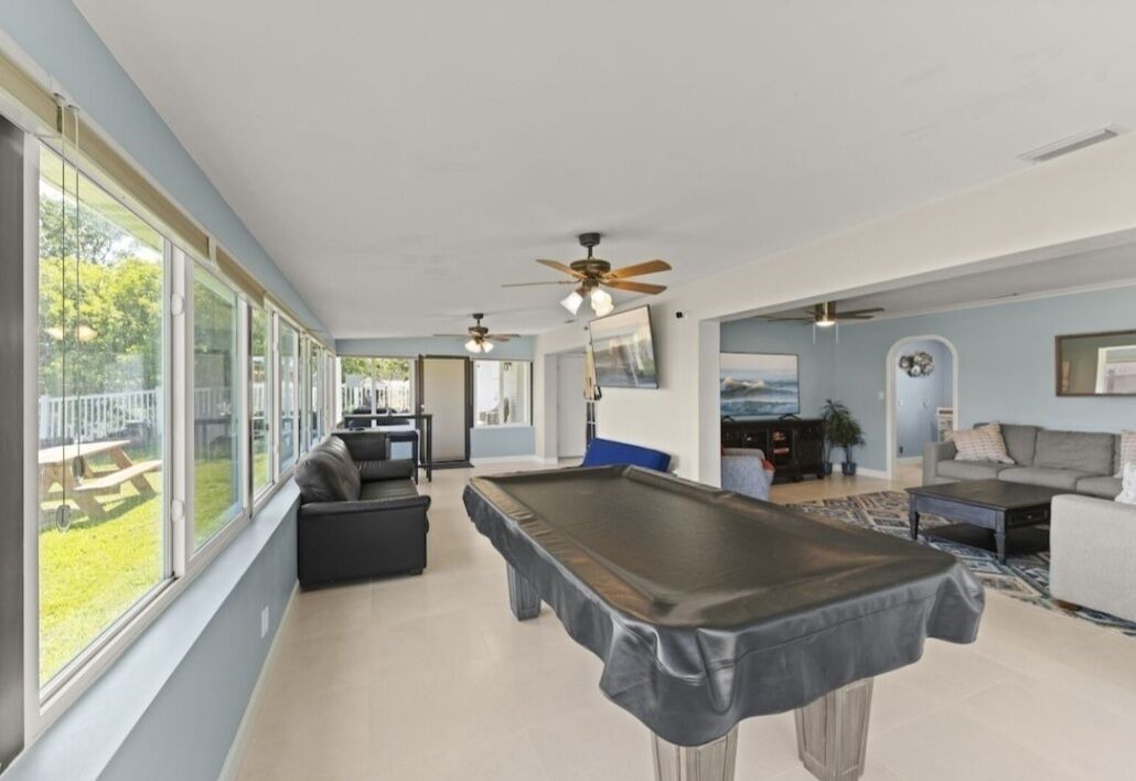 Photo of Livingroom in Convair Cove