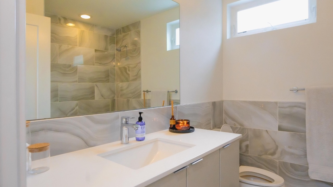 Photo of Bathroom in Broadway