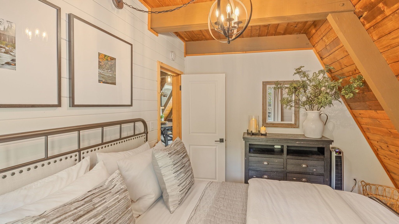 Photo of Bedroom in Bass Lake