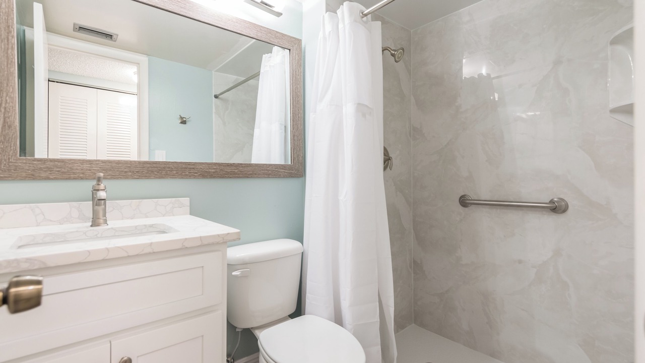Photo of Bathroom in Avon By The Sea