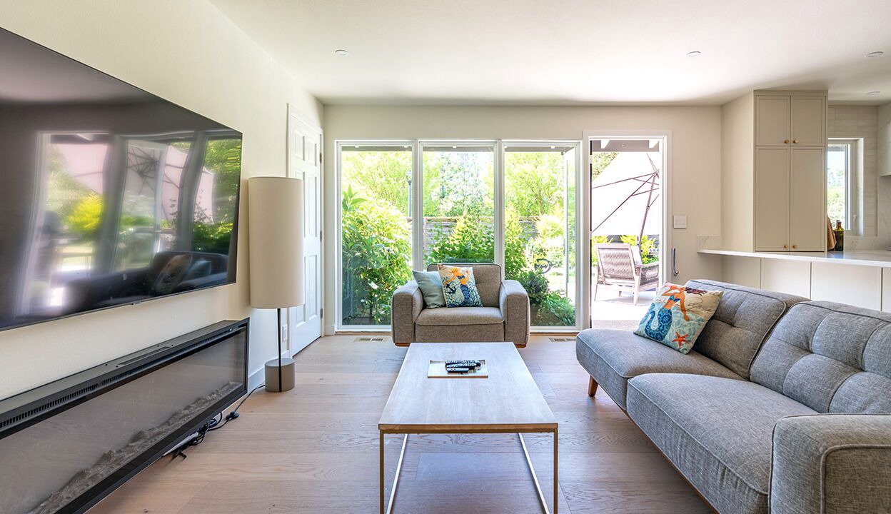 Photo of Livingroom in Clyde Hill