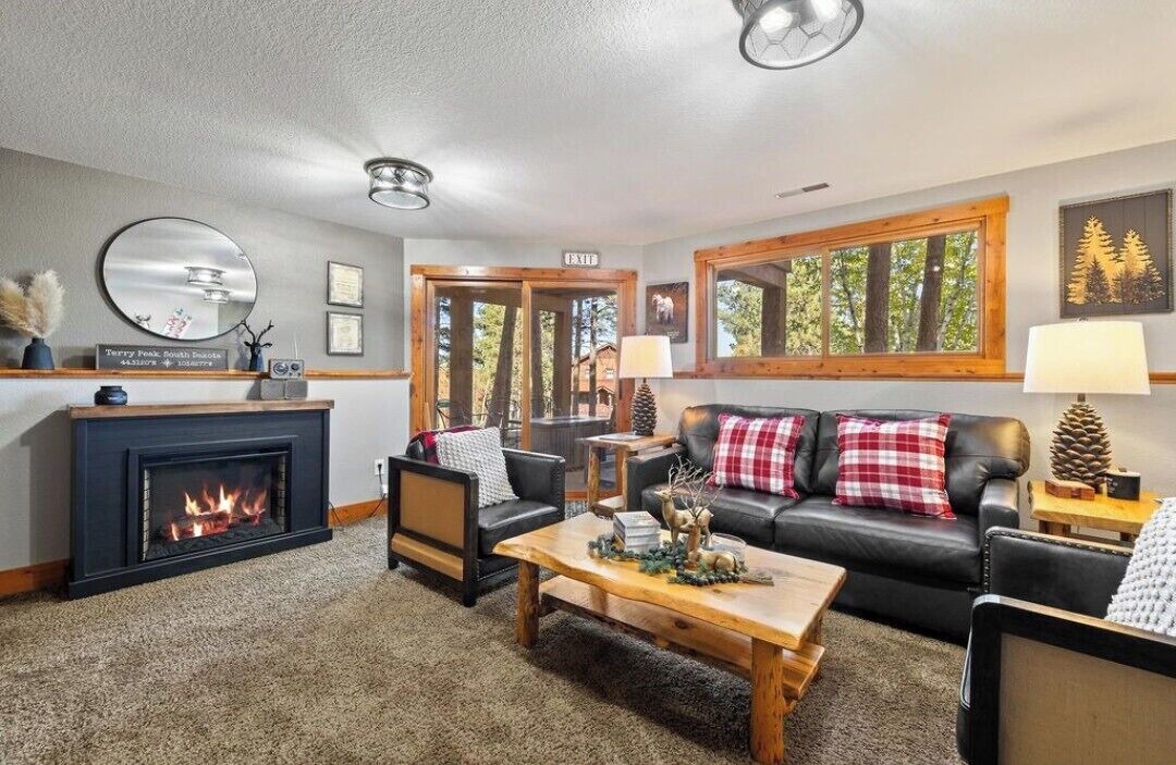Photo of Livingroom in Deadwood