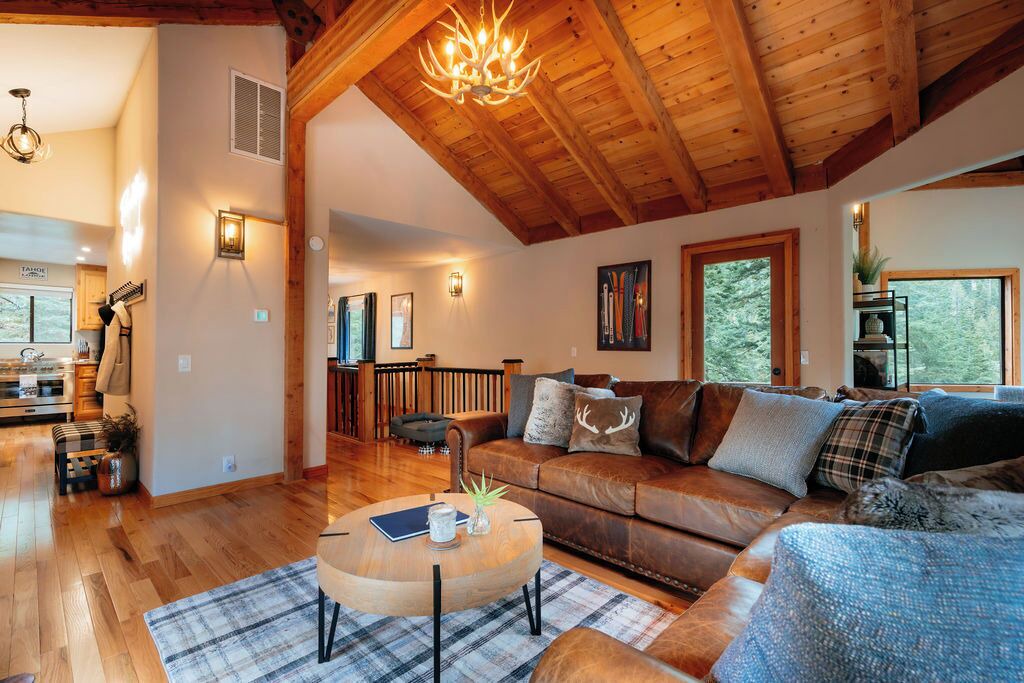 Photo of Livingroom in Kingswood Estates
