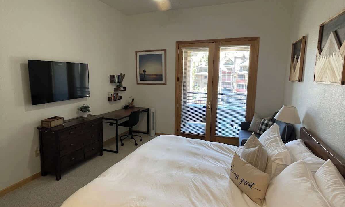 Photo of Bedroom in Kirkwood