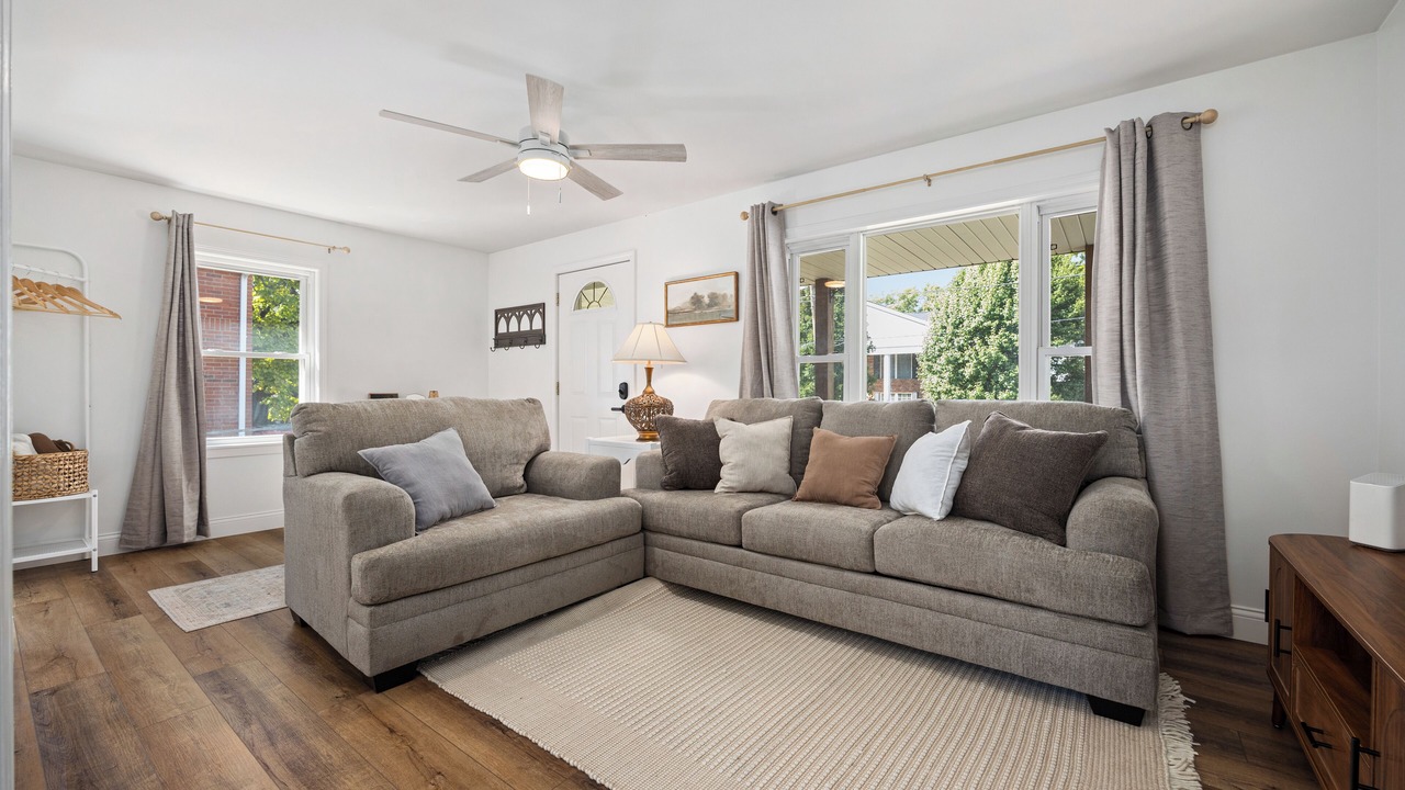 Photo of Livingroom in Peoria Heights