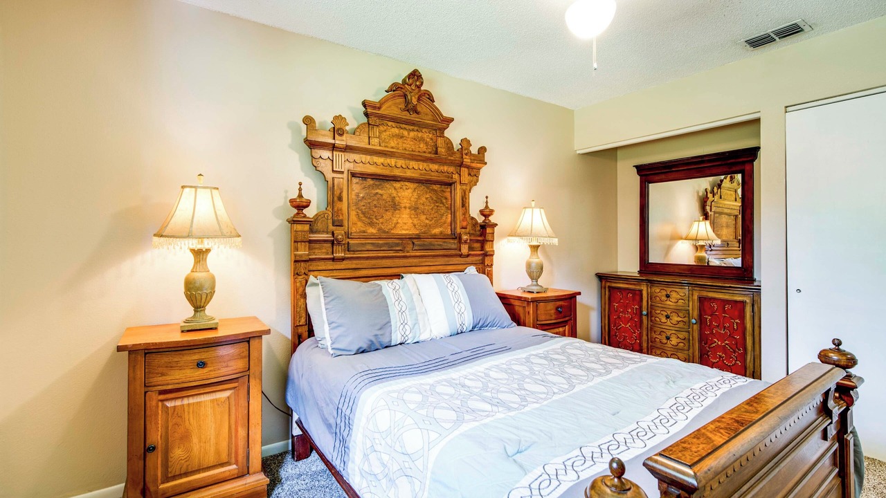 Photo of Bedroom in Brooksville