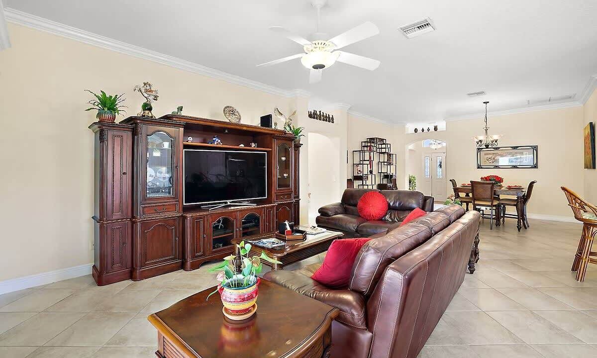 Photo of Livingroom in St. Charles