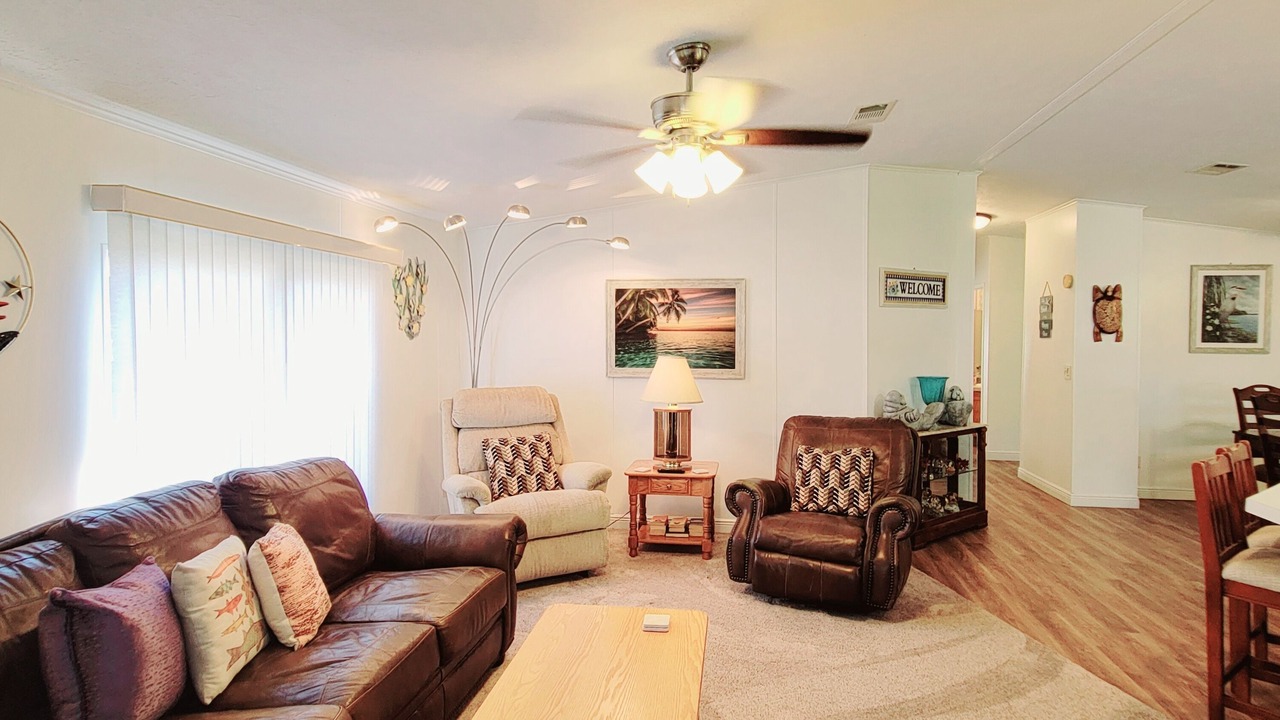 Photo of Livingroom in Edgewater