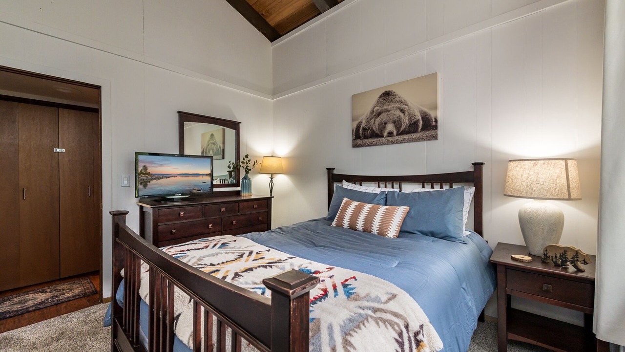 Photo of Bedroom in Tahoe Woods