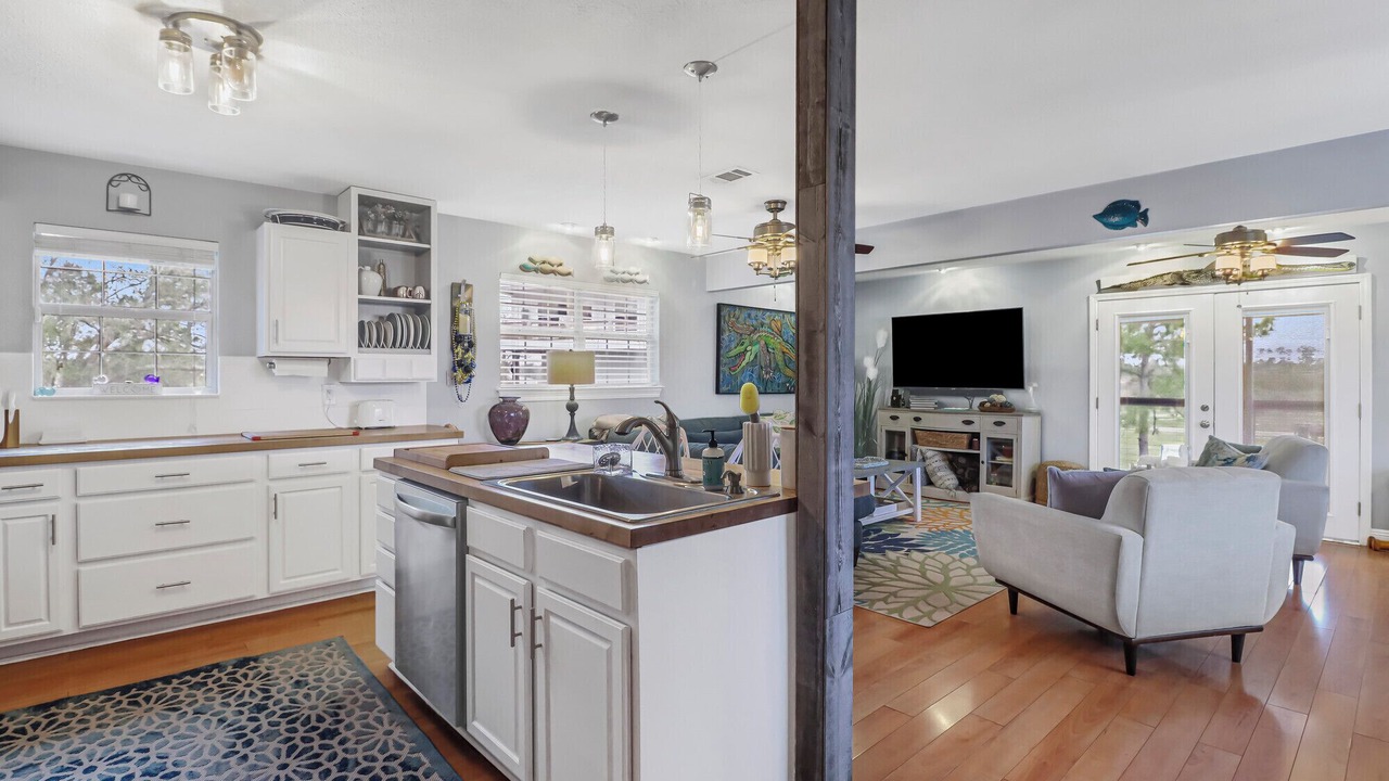 Photo of Livingroom in Shoreline Park