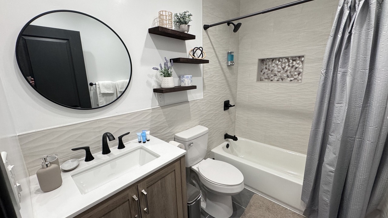 Photo of Bathroom in Harbor
