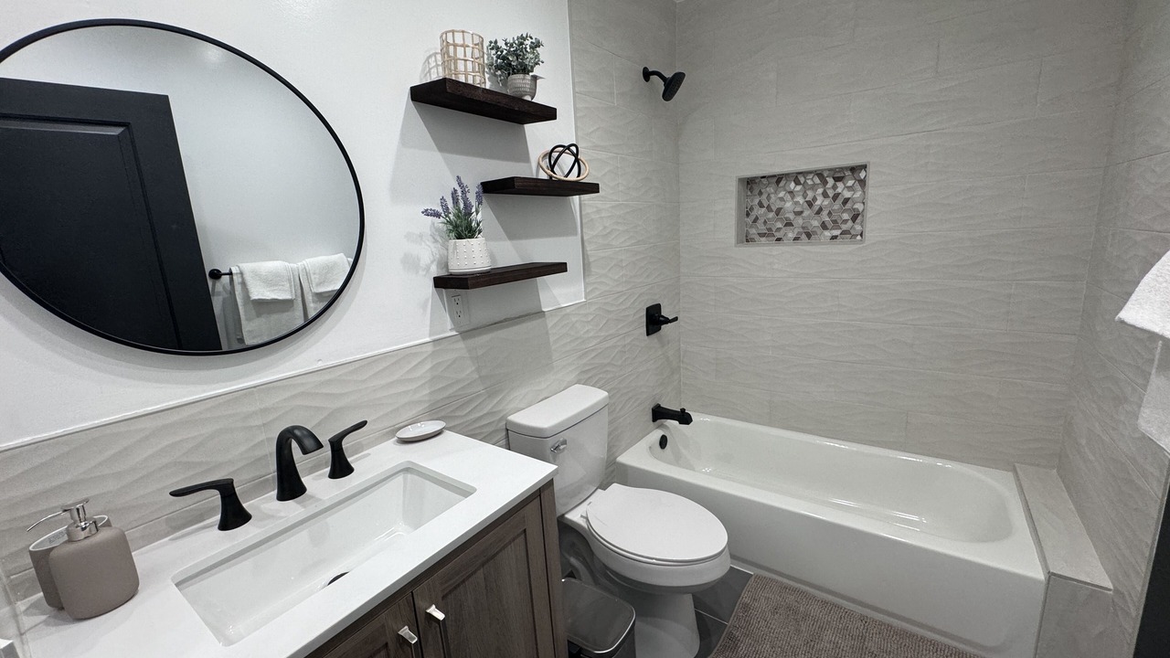 Photo of Bathroom in Harbor