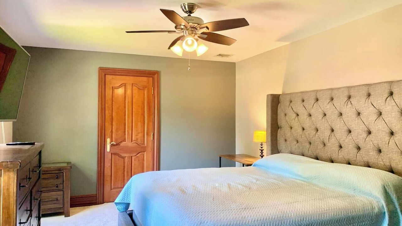 Photo of Bedroom in Glasser