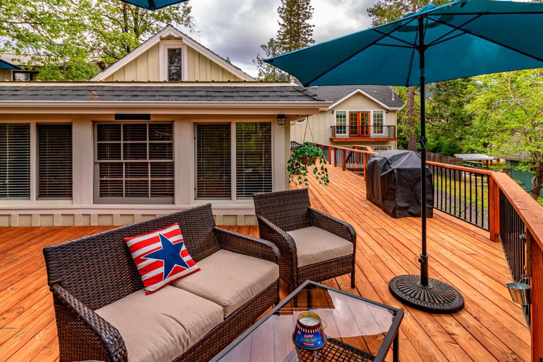 Photo of Patio Balcony in Bass Lake