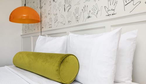 1 King Bed (Epic View, Top Floor)