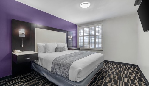 Standard Room, 1 King Bed, Non Smoking, Refrigerator & Microwave