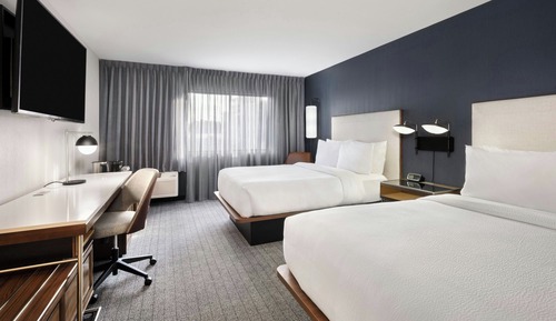 Room, 2 Queen Beds, Hearing Accessible (Accessible Bathtub)