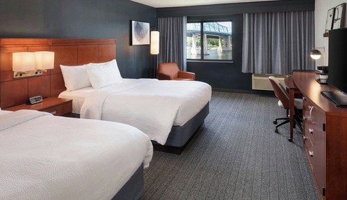 Room, 2 Queen Beds, River View