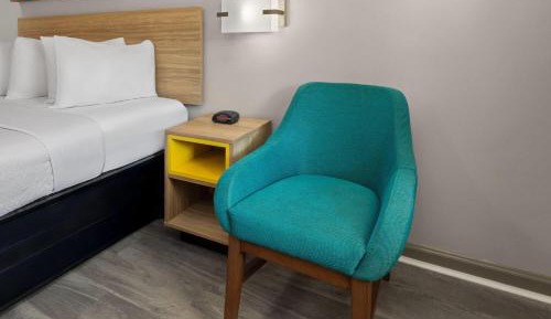 King Room - Disability Access - Smoking