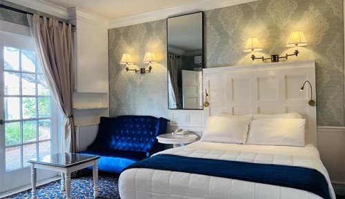 Deluxe Guest Room