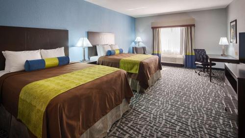 Queen Room with Two Queen Beds - Non-Smoking