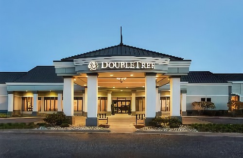 Novi Hotel | DoubleTree by Hilton Detroit Novi