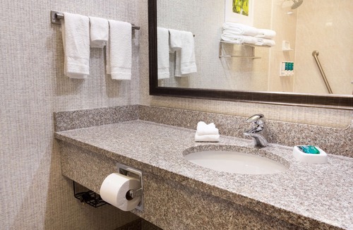Dayton Hotel | Drury Inn & Suites Dayton North