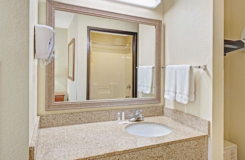 Acton Hotel | Baymont by Wyndham Indianapolis